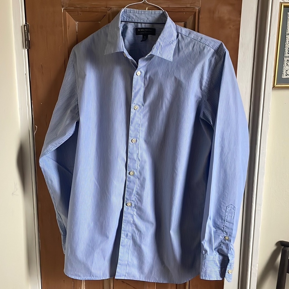 Classic blue striped Banana Republic non-iron M standard fit shirt